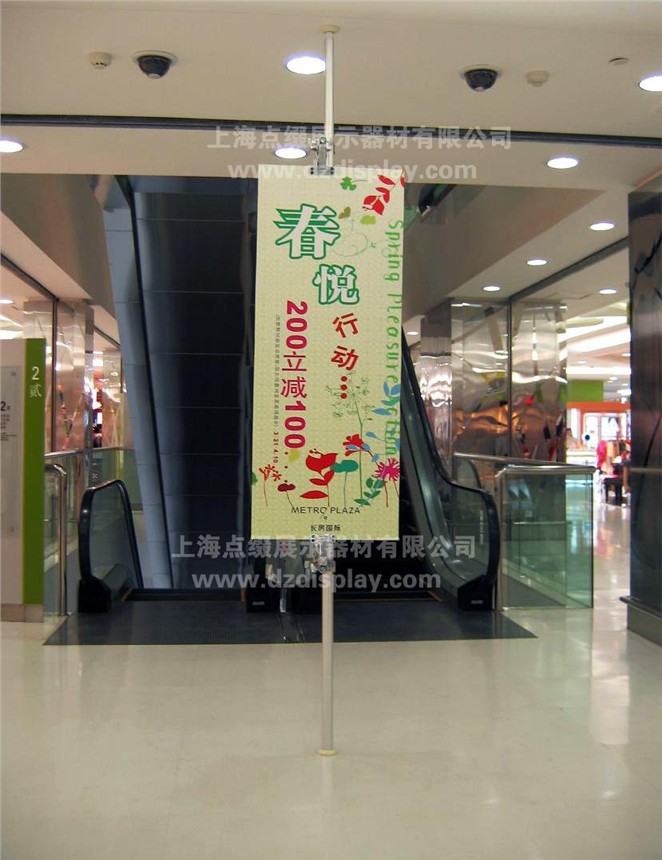 供应商场道具 电梯口海报架 天地柱展架